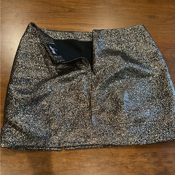 Nasty Gal Gold Textured Skirt - Picture 4 of 5